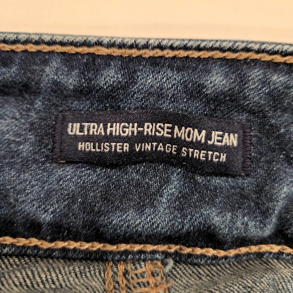 Hollister Womens Ultra High Rise Cuffed Mom Jeans Vintage Stretch Size 26 - Picture 4 of 10